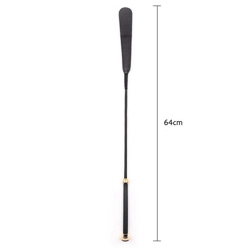 Dobbeltlags ridepisk i sort kunstlæder med guld detaljer, 64 cm lang og let på 100g.